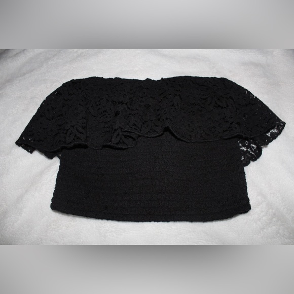 (2 Items)Hollister Reversible Tube Top & Hollister Smocked Ruffle Crop Tube Top - Picture 7 of 7